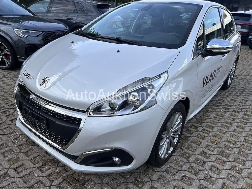 Peugeot 208 1.2i STT