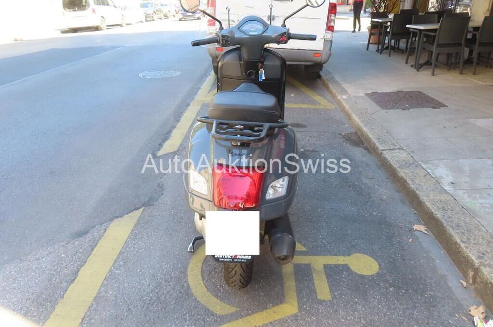 Vespa GTS Super 300 Notte