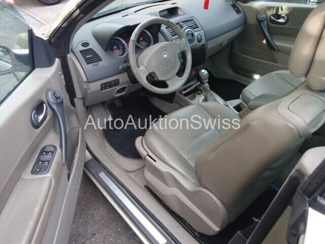 RENAULT Mégane C-C 1.9 dCi Dynamique Confort