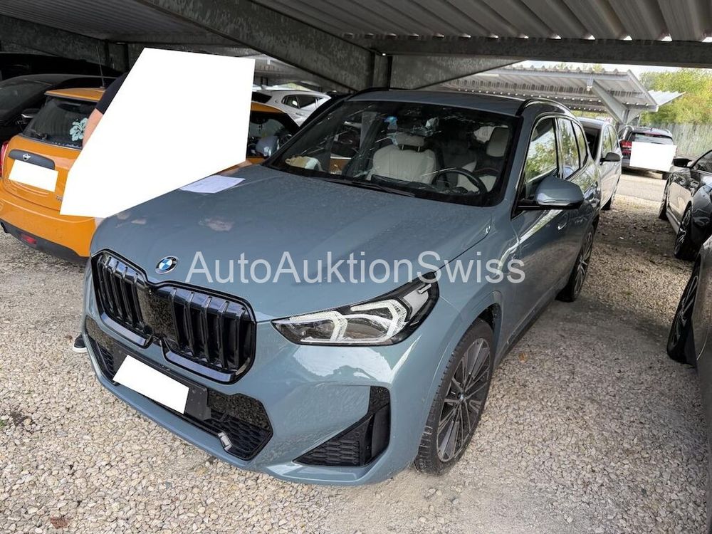 BMW X1 U11 23d xDrive paddles