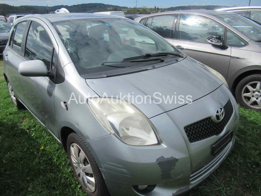 TOYOTA YARIS 1.3 LINEA LUNA