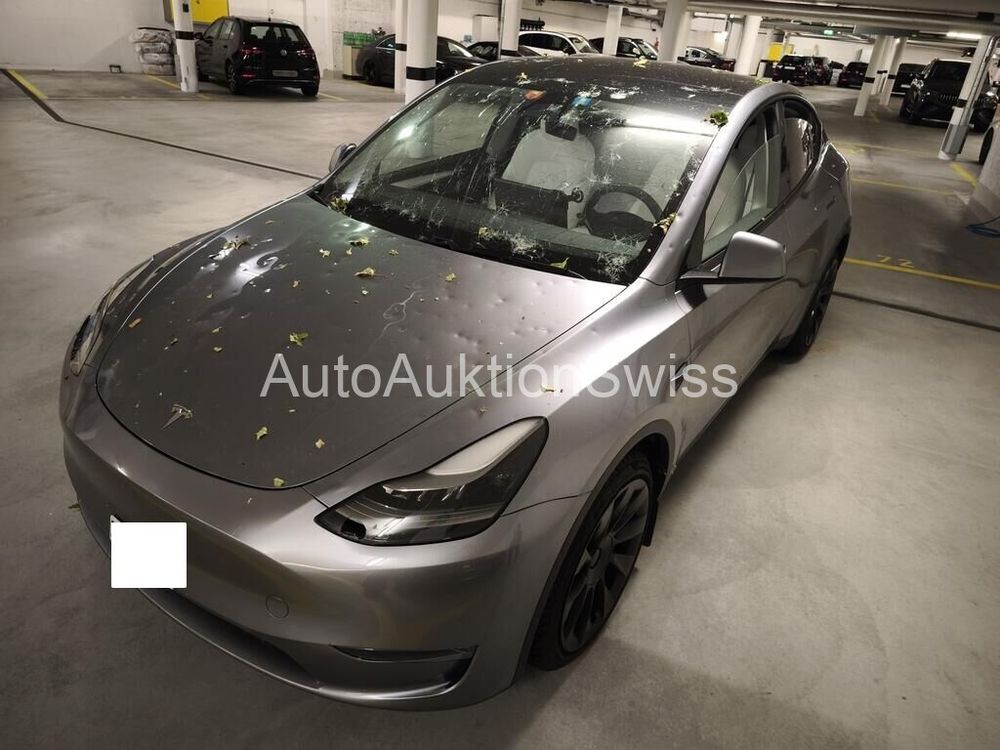 TESLA Model Y Long Range