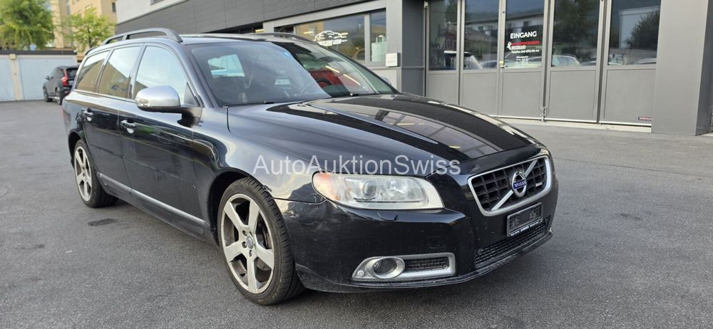 VOLVO V70 D5 AWD