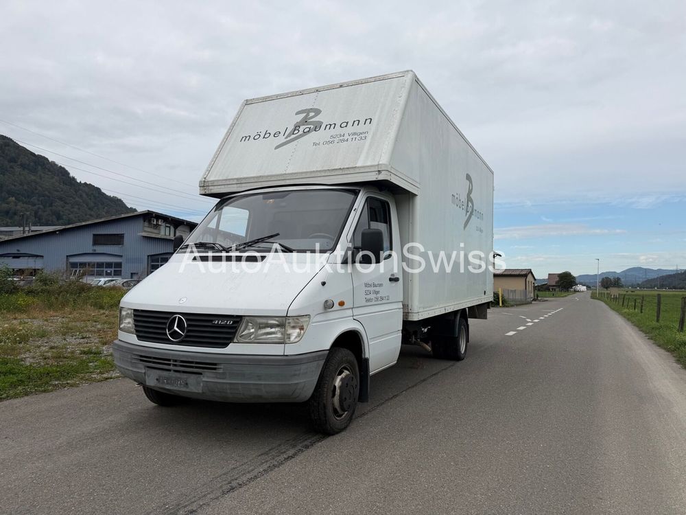 MERCEDES-BENZ 412 D