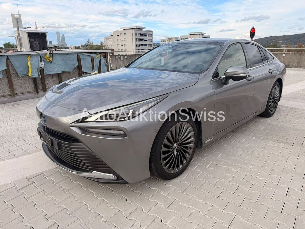 Toyota Mirai Fuel Cell Platinum