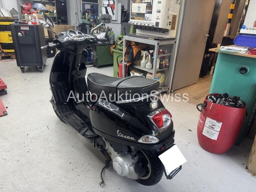 895 Piaggio (Vespa) Vespa 125 i.e