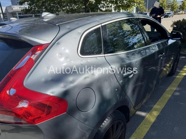 Volvo V40 2.0 D3 Momentum R-Design S/S