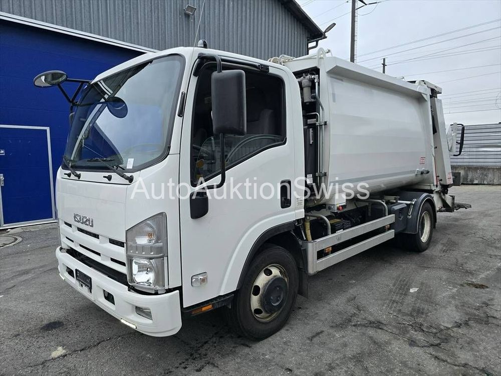 Isuzu NPR75