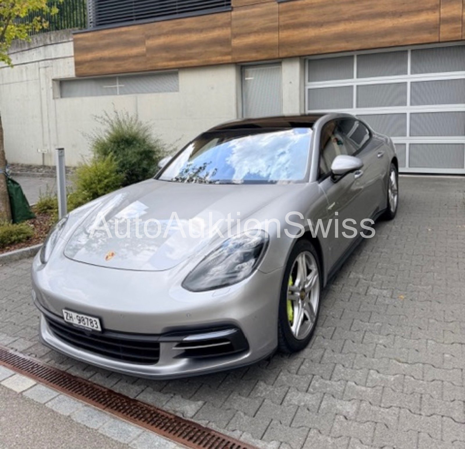 PORSCHE Panamera