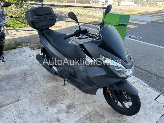 Honda PCX 125 .