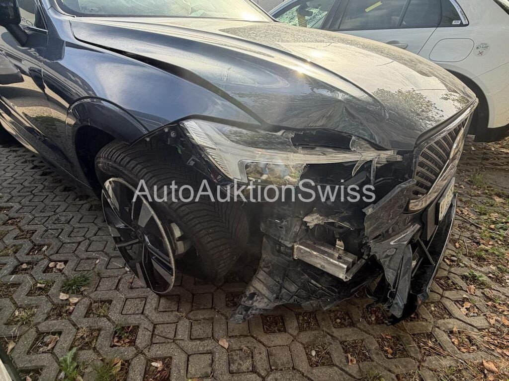 Volvo XC60 2.0 B5 MH Plus Dark AWD