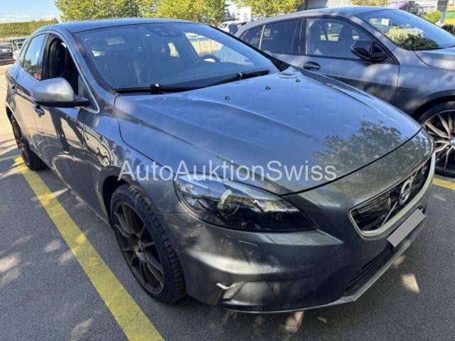 Volvo V40 2.0 D3 Momentum R-Design S/S