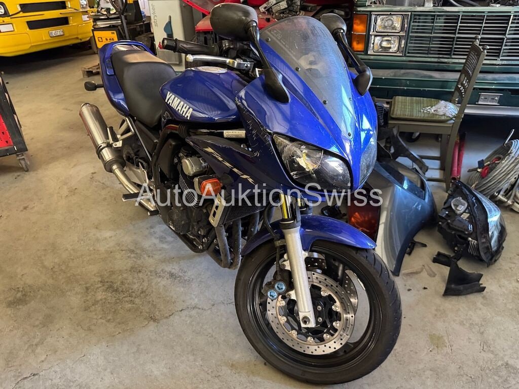 YAMAHA FZS600 FZS