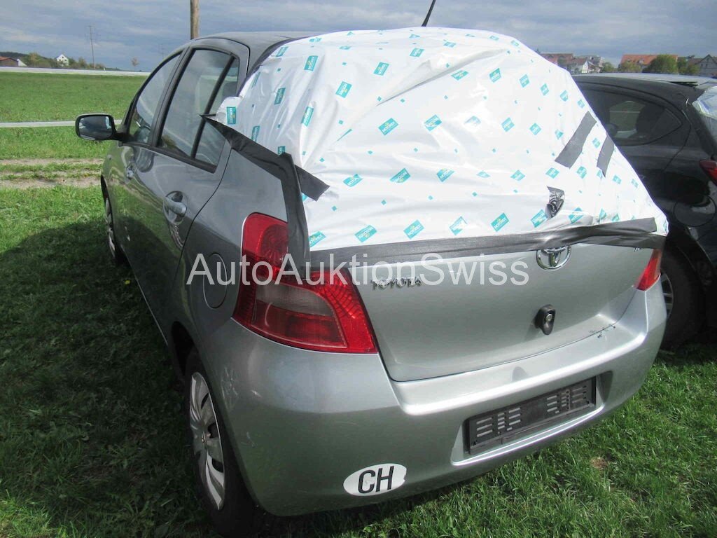 TOYOTA YARIS 1.3 LINEA LUNA