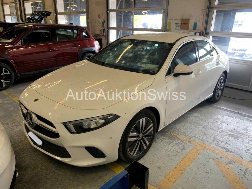 MERCEDES-BENZ A 200