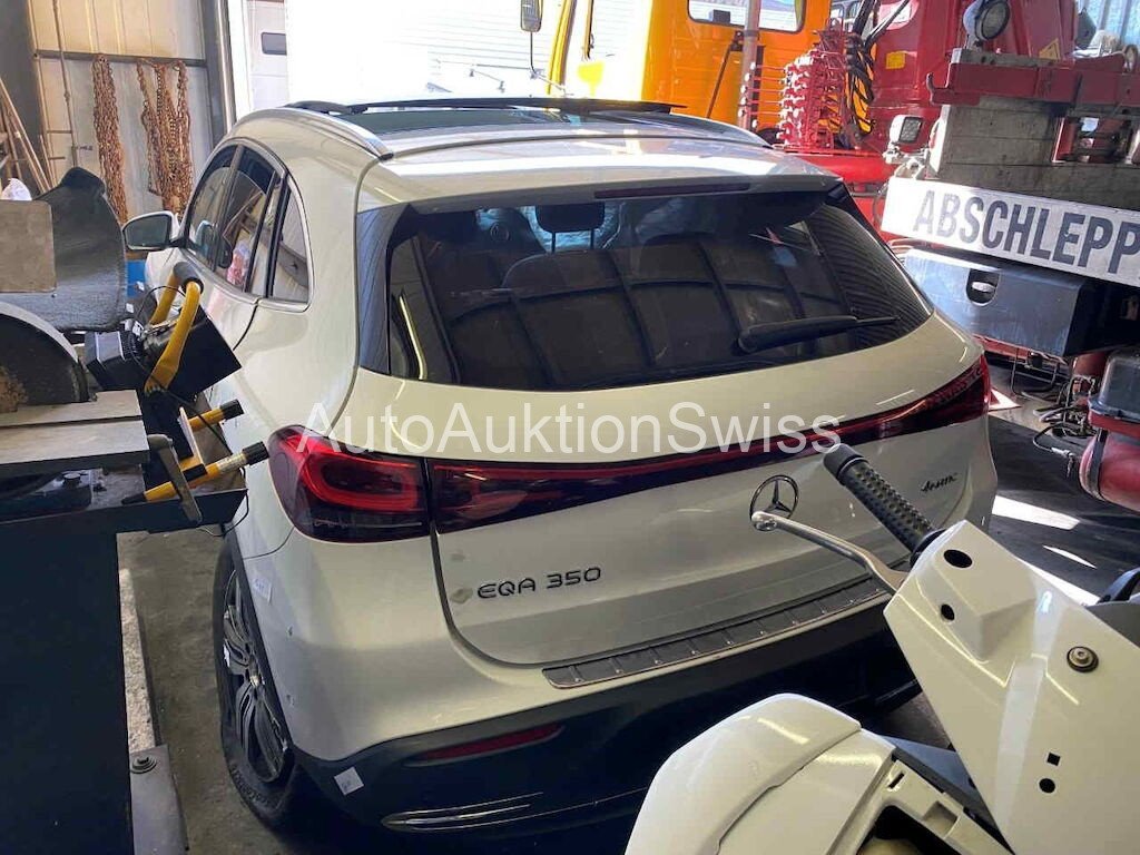 MERCEDES-BENZ EQA 350 4MATIC