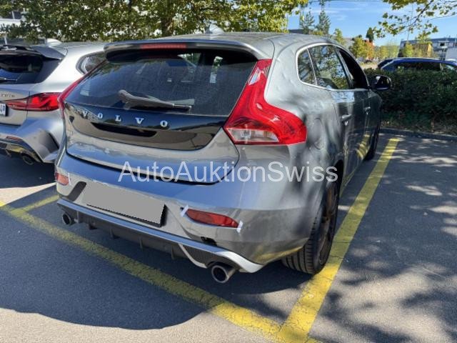 Volvo V40 2.0 D3 Momentum R-Design S/S