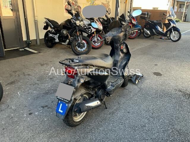SYM (Sanyang) Orbit 125 .