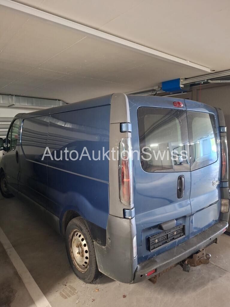 Renault Trafic Kasten 2.5 dCi 135