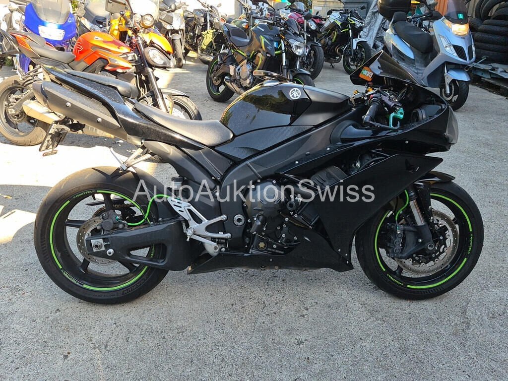 YAMAHA YZF-R1