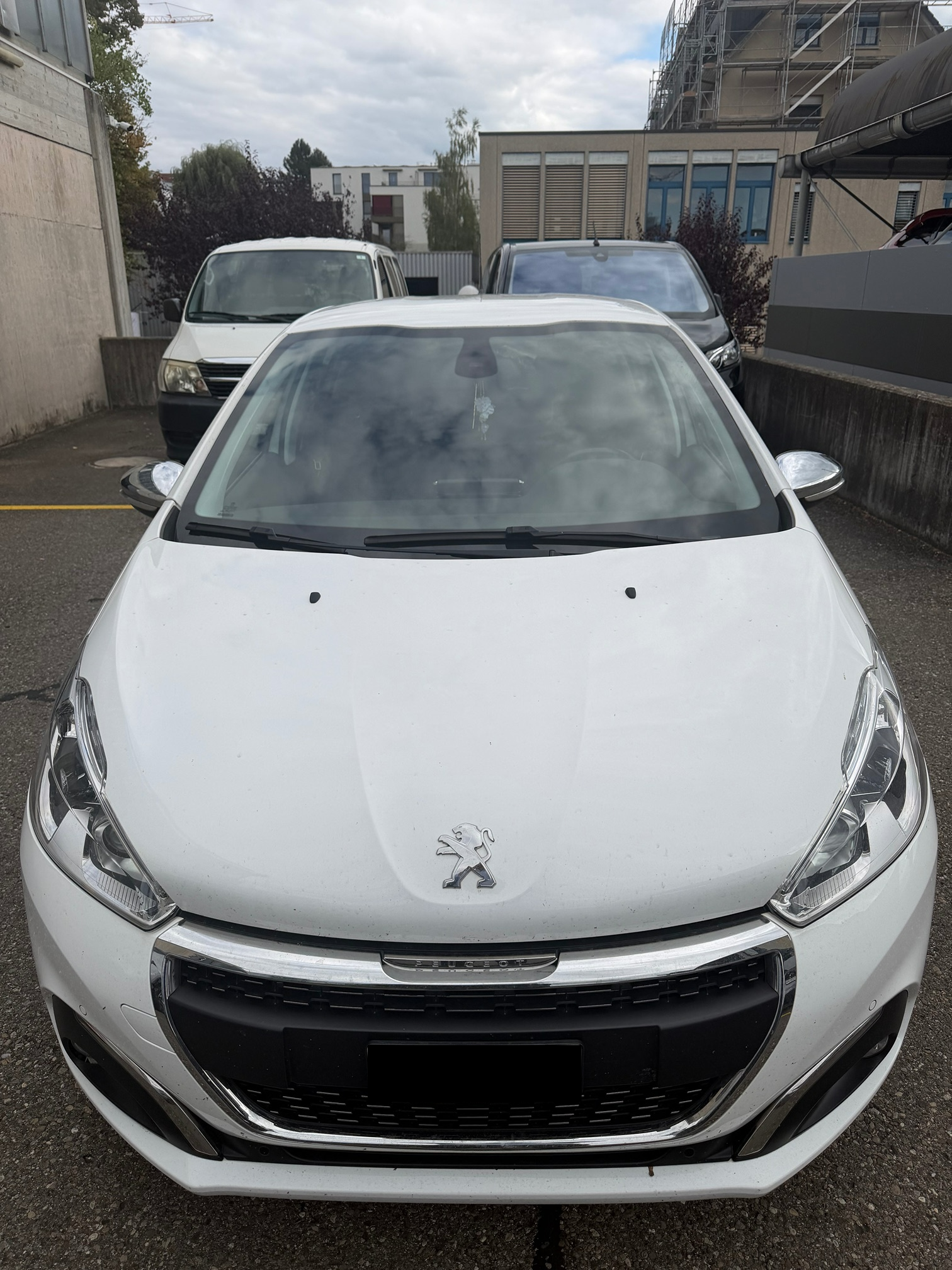 PEUGEOT 208 1.2i STT