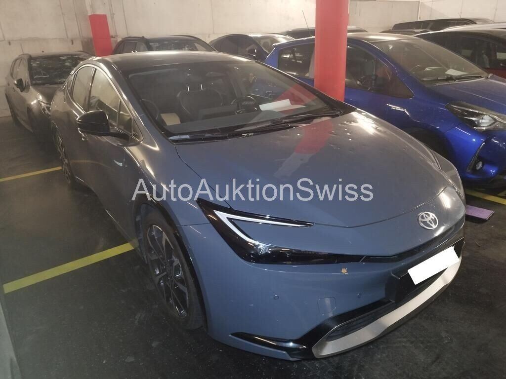 TOYOTA Prius PHEV