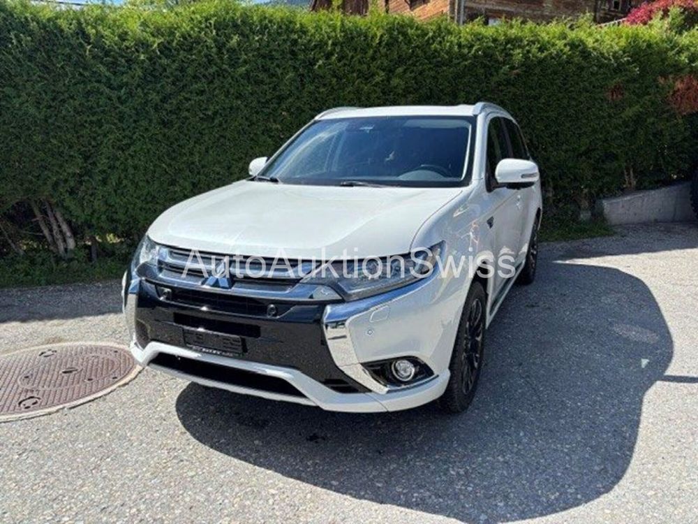 MITSUBISHI Outlander PHEV