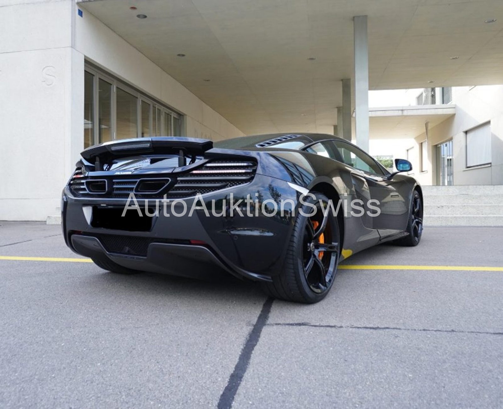 MC LAREN 650S Coupé 3.8 V8 Carbon Black SSG [ P1 Carbon Racing Seat ] [ Carbon Fibre Interior ] [ Alcantara Trim / Contrast Stitching ]
