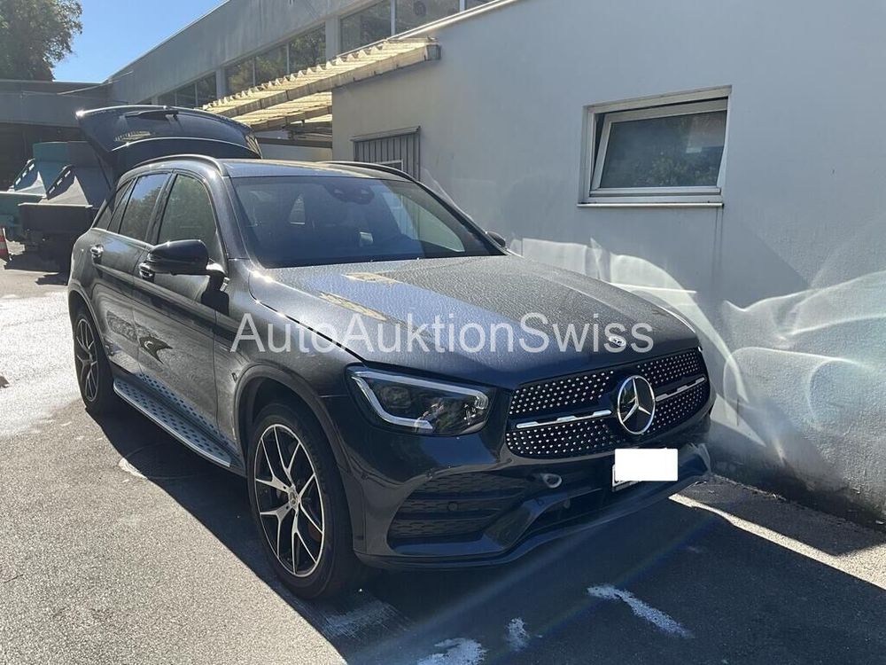 MERCEDES-BENZ GLC 300 e AMG Line 4Matic 9G-Tronic
