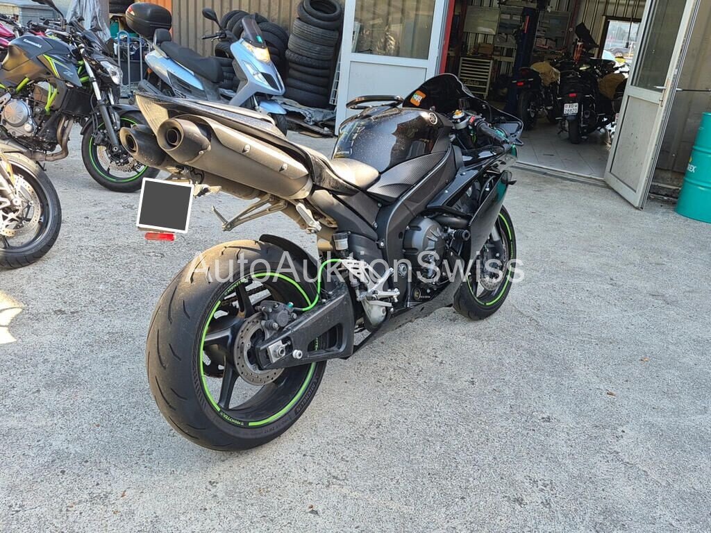 YAMAHA YZF-R1