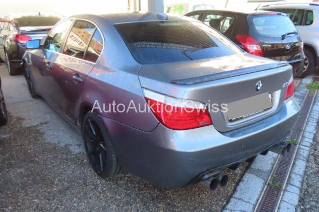 BMW Série 5 E60 525i