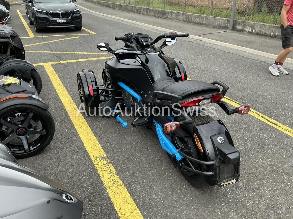 Can-Am Spyder 1330