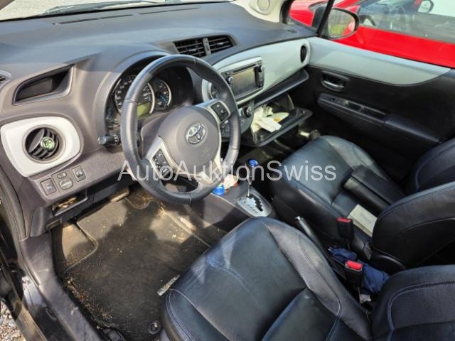 Toyota Yaris 1.5 VVT-i HSD Sol Premium