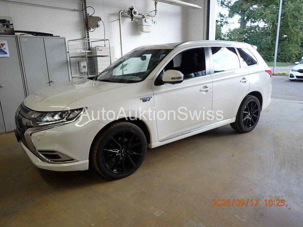 MITSUBISHI OUTLANDER PHEV STYLE 4WD