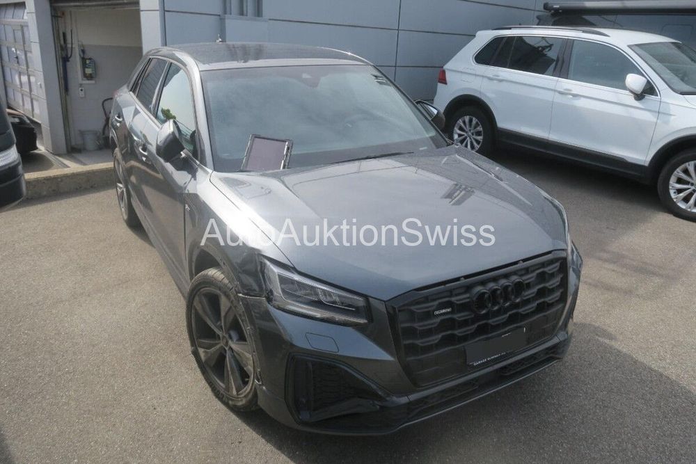 AUDI Q2 40 TFSI S line Attr qu, 190 PS