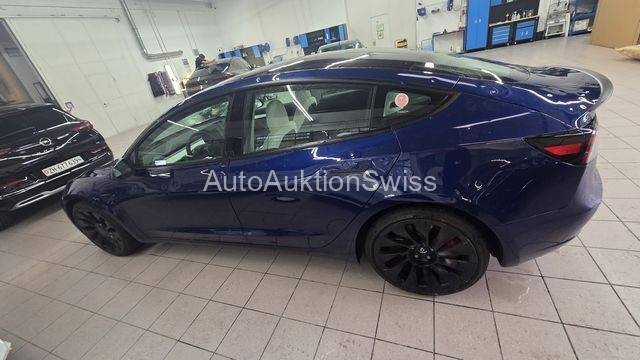 Tesla Model 3 Perform.