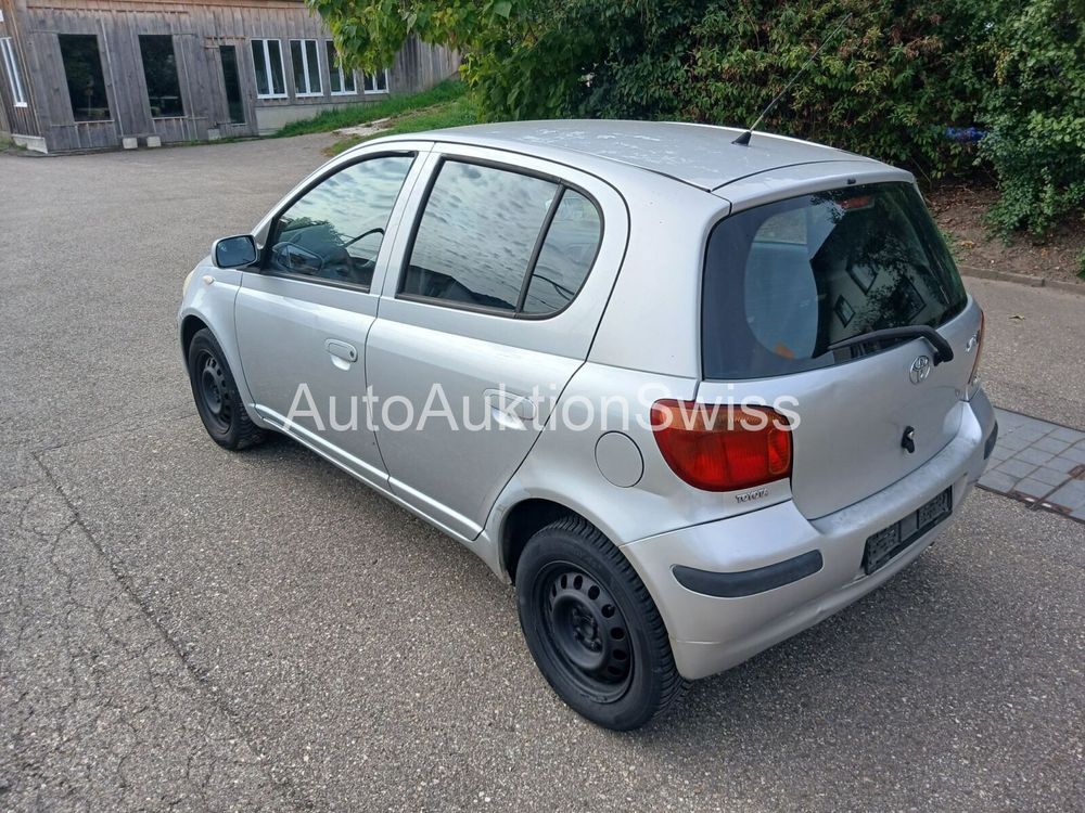TOYOTA YARIS 1.3