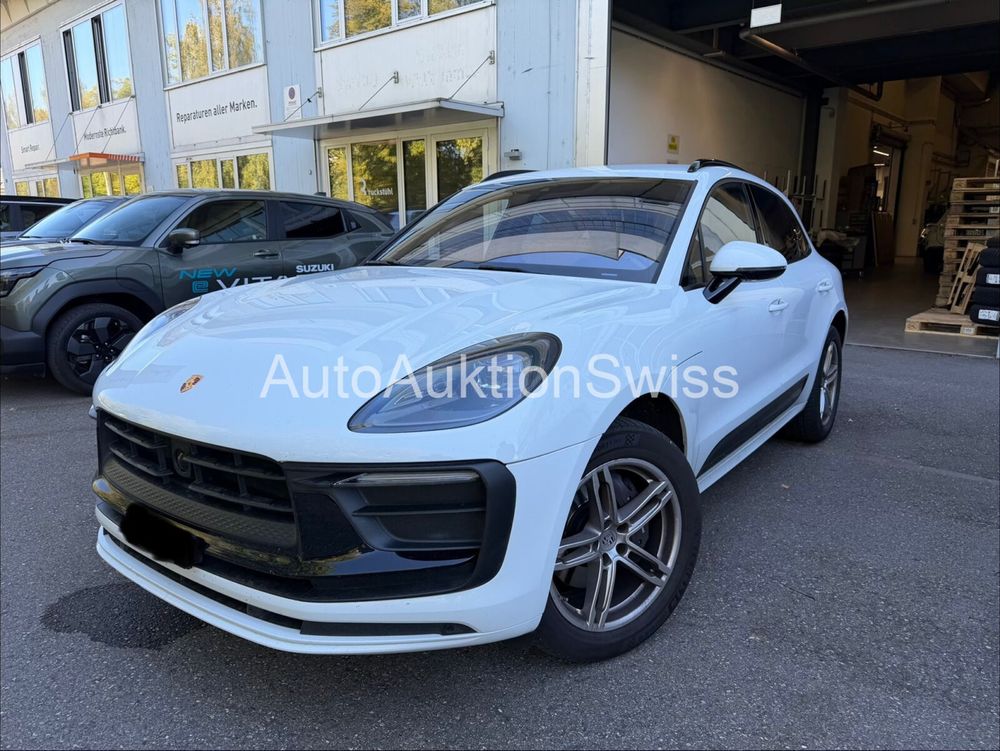 PORSCHE Macan