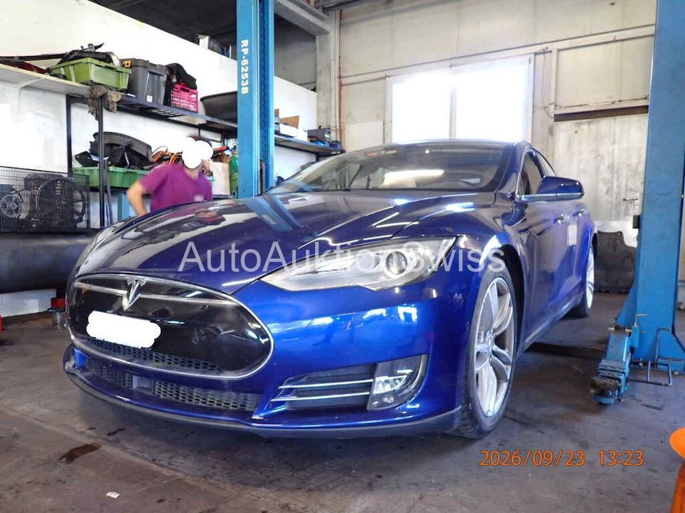 TESLA MODEL S 70 D