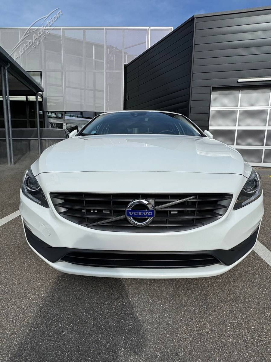 VOLVO V60 D2