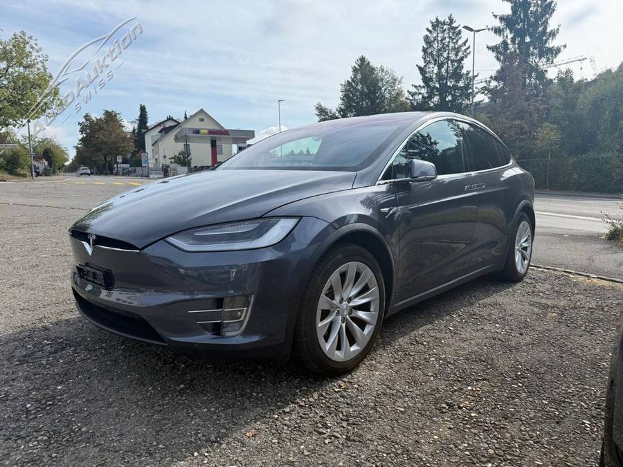TESLA Model X