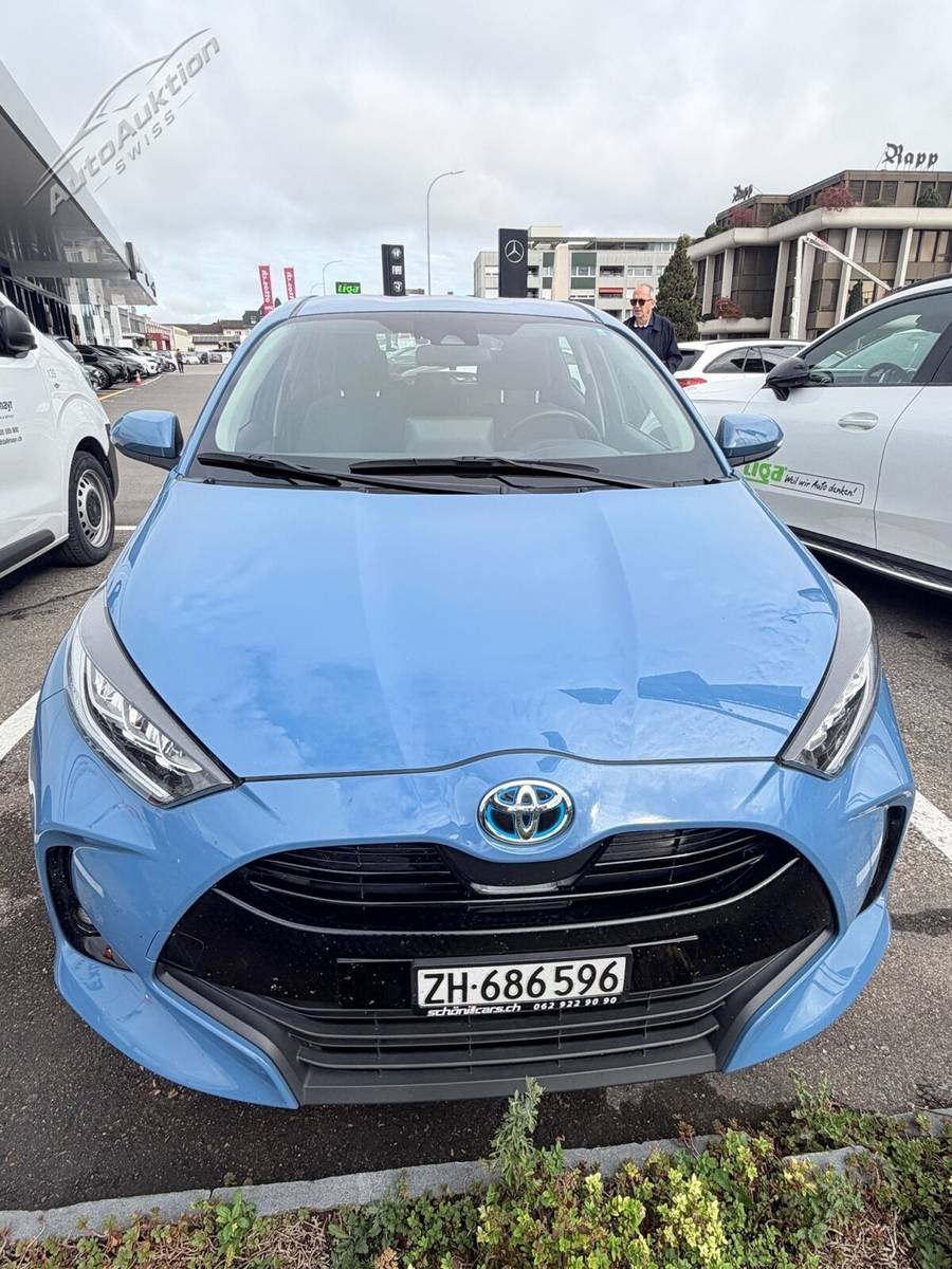 TOYOTA Yaris Hybrid