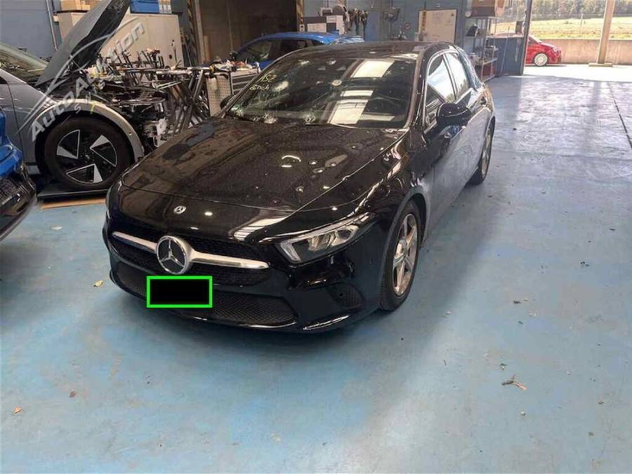 MERCEDES-BENZ A 200