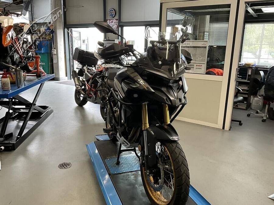 VOGE 625 DSX