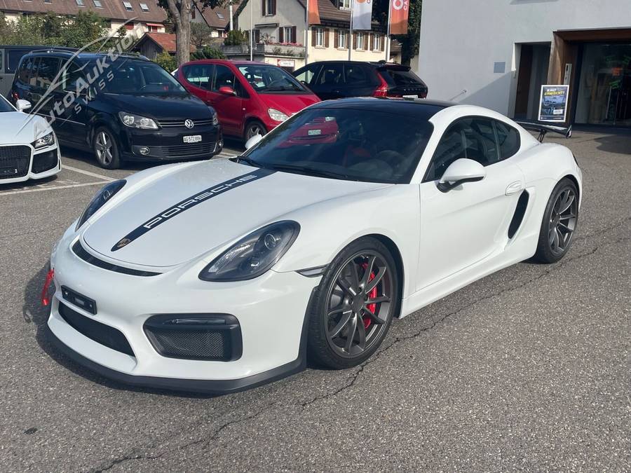 PORSCHE Cayman GT4