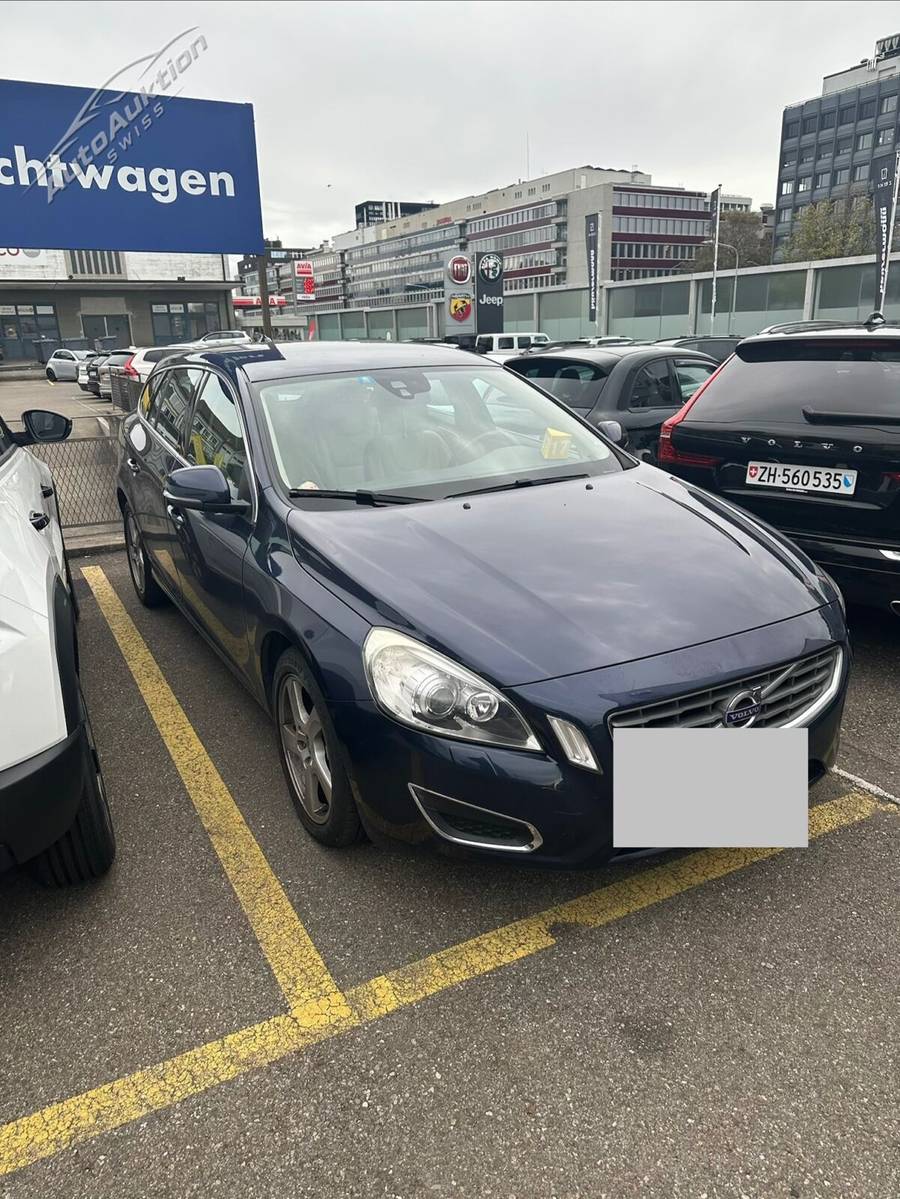 VOLVO V60 D5 AWD