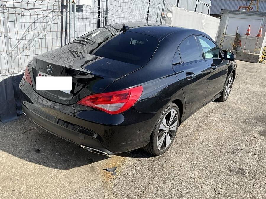 MERCEDES-BENZ CLA 200