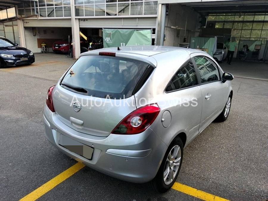 Opel Corsa D 14 1.4, 101 PS