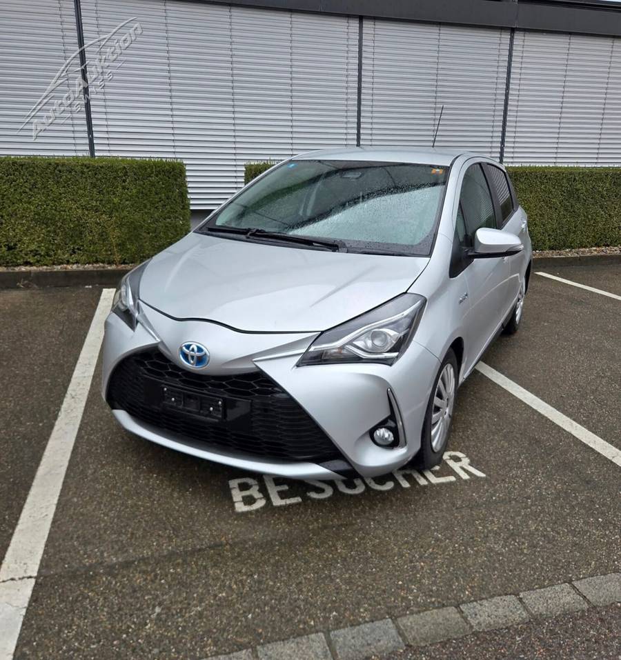 TOYOTA Yaris Hybrid