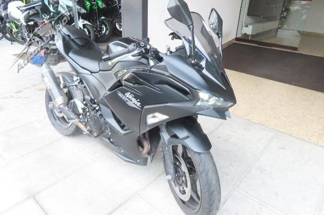 Kawasaki Ninja 500 .